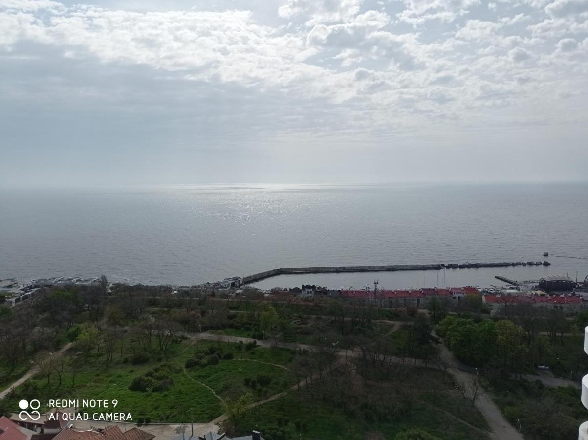 Терраса с панорамой моря в Аркадии Одесса Экстерьер фото